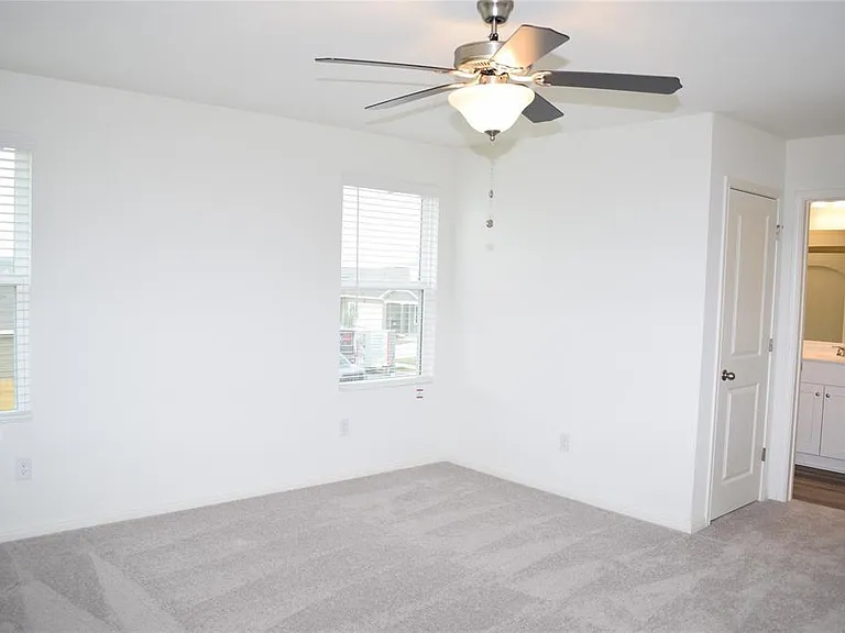 431 Robins Nest Ln — Photo 18