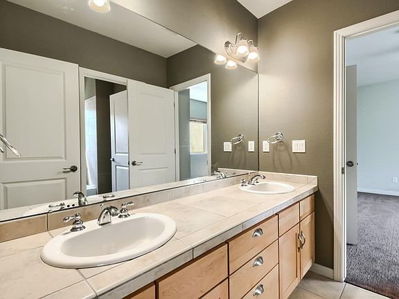 3rd image of 1874 Vine St Unit 102