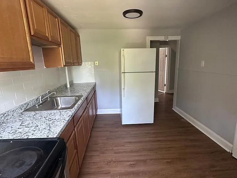 24 Owen Ave #3 — Photo 6