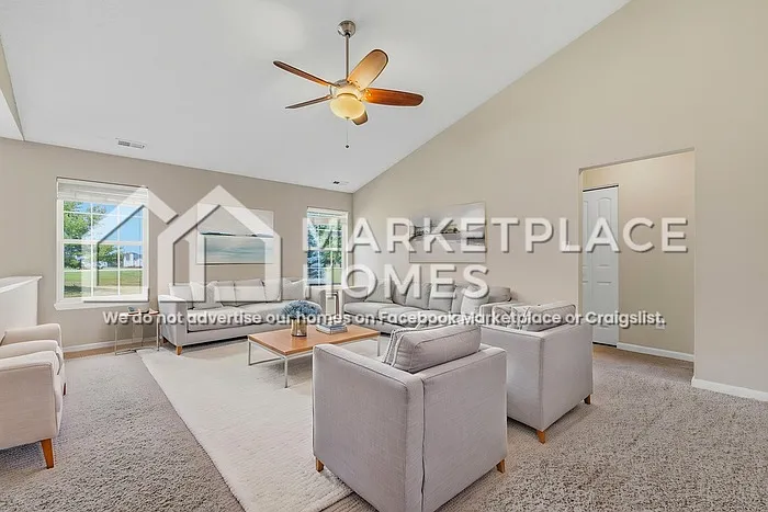 3 bed, 2.0 bath, 1408 sqft, $1,950 — Photo 2