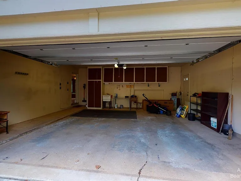 2235 Prairie St — Photo 31