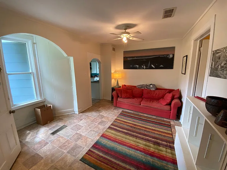 819 S Van Buren St — Photo 4