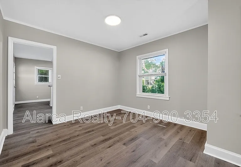 2322 Belfast Dr — Photo 13