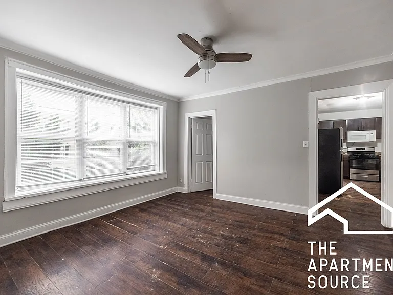 6300 N Oakley Ave #2 — Photo 4
