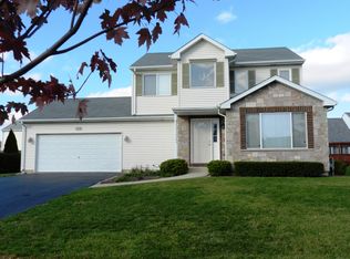 1450 Hawk Dr, Bolingbrook, IL 60490