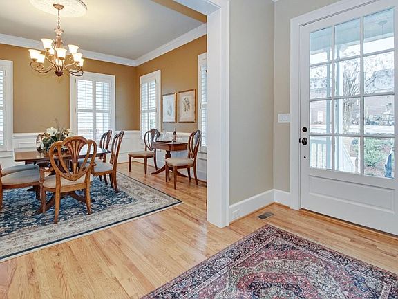 3rd image of 5821 Choctaw Ln