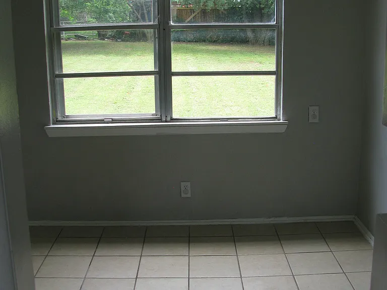 306 W Bass Ave — Photo 6