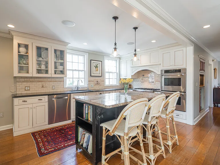 601 Harriton Rd — Photo 5