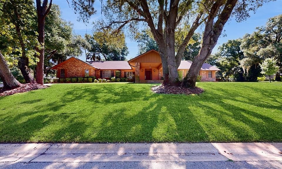 1st image of 221 Bridle Path