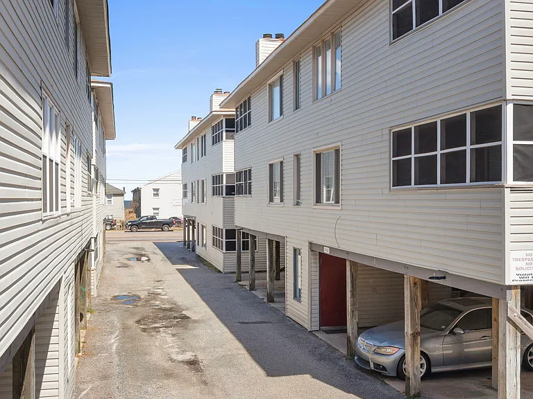 1415 E Ocean View Ave — Photo 13