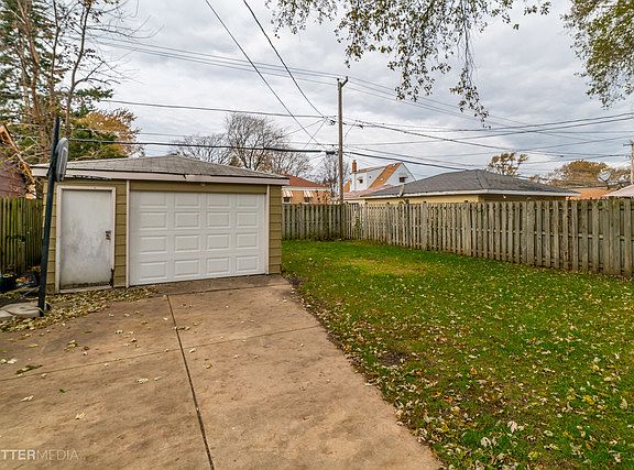 5th image of 414 Marshall Ave