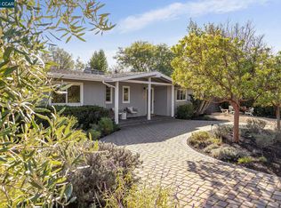 3 Beaconsfield Ct, Orinda, CA 94563