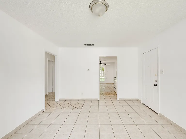 9502 N Creek Dr — Photo 17