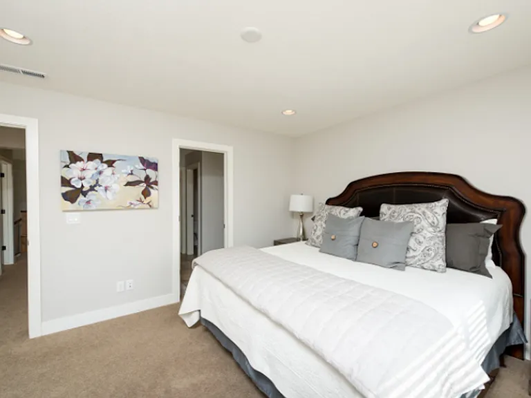 832 S Edgewater Ct — Photo 10