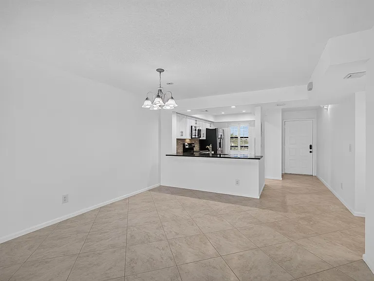 313 Lake Cir #311 — Photo 16