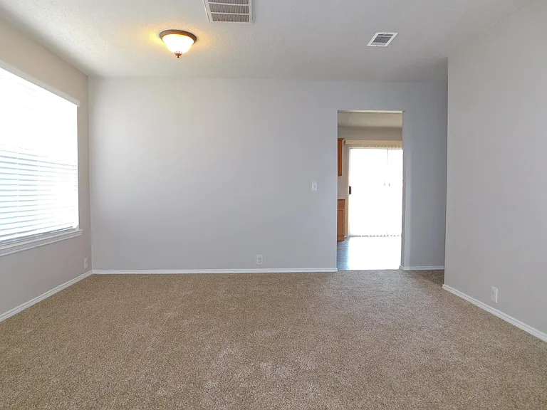 4204 Sonoma Dr — Photo 5