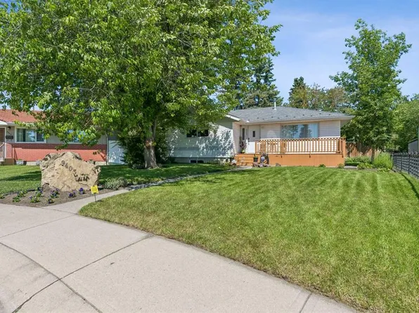 9403 Abbott Pl SE, Calgary, AB T2J 0Z7