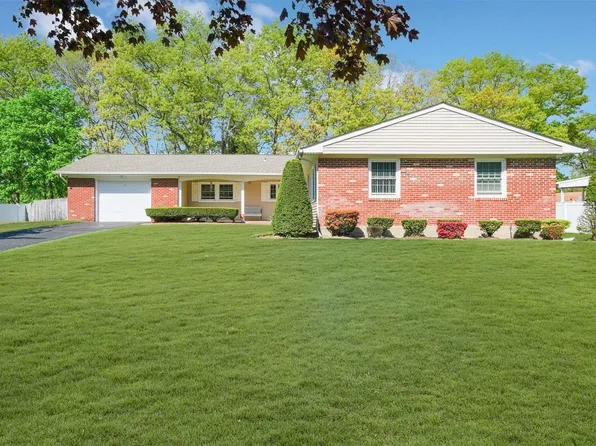 53 Strathmore Village Drive, South Setauket, NY 11720