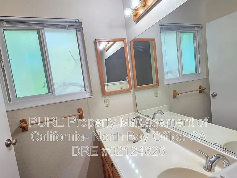 1310 Megan Pl — Photo 9