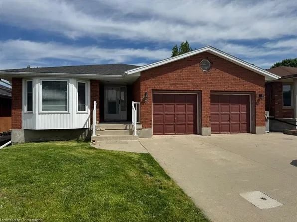 562 Champlain Blvd, Cambridge, ON N1R 7V2