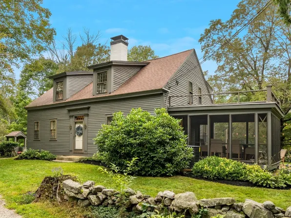 48 Old Chester Road, Derry, NH 03038