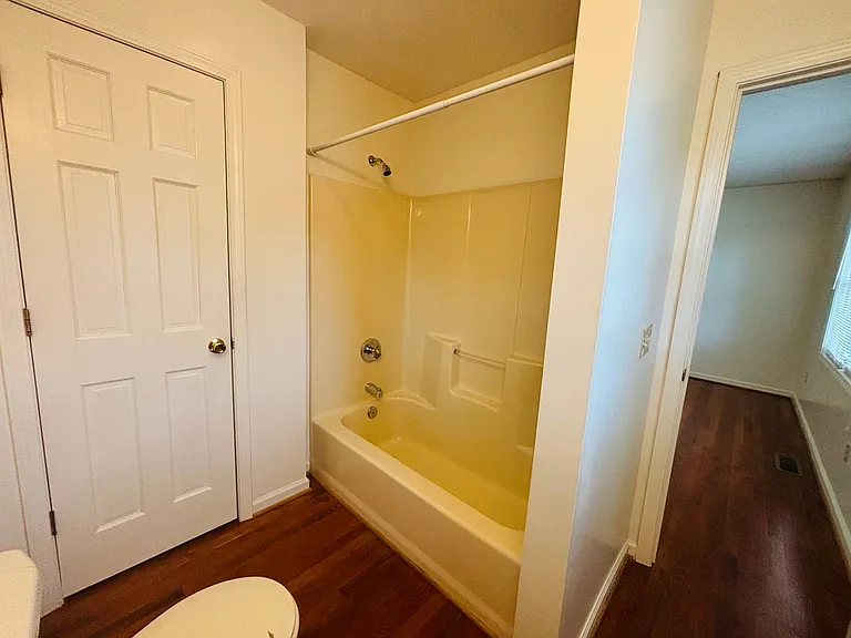 70 Franklin Parke Ct — Photo 9