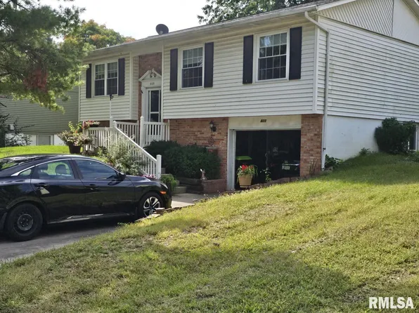 605 S Sweetbriar Dr, Chillicothe, IL 61523