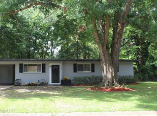 111 Chatham Cir, Jackson, MS 39206