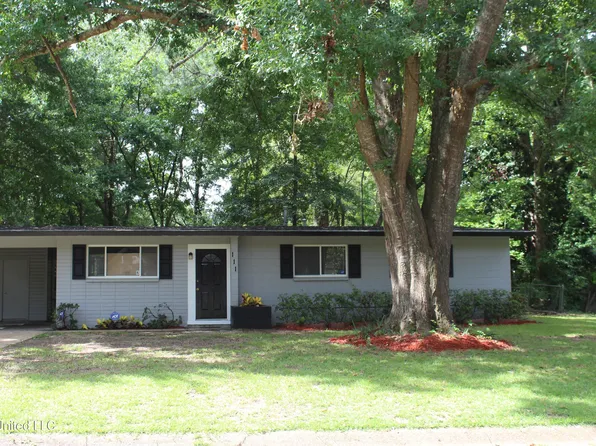 111 Chatham Cir, Jackson, MS 39206