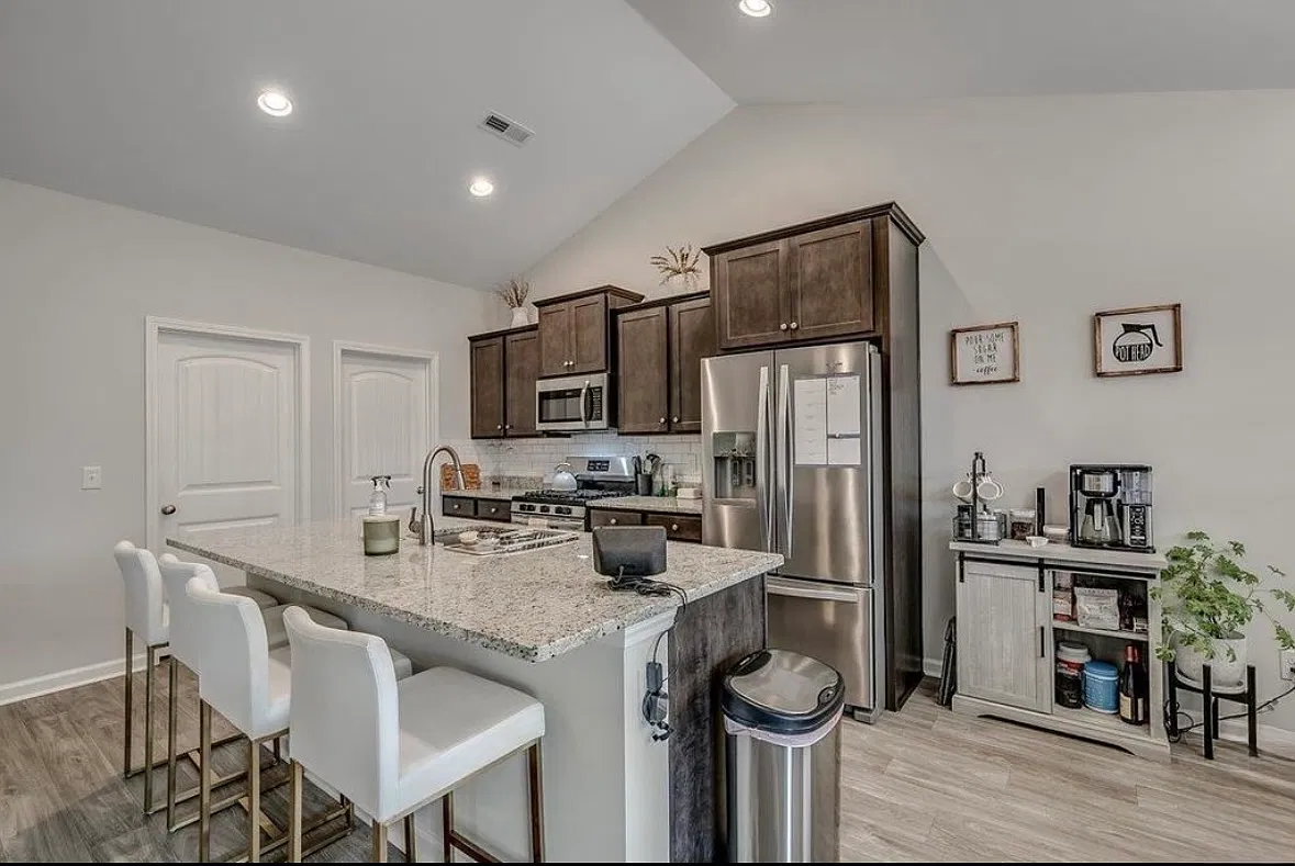 3 bed, 1543 sqft, $2,500 — Photo 4