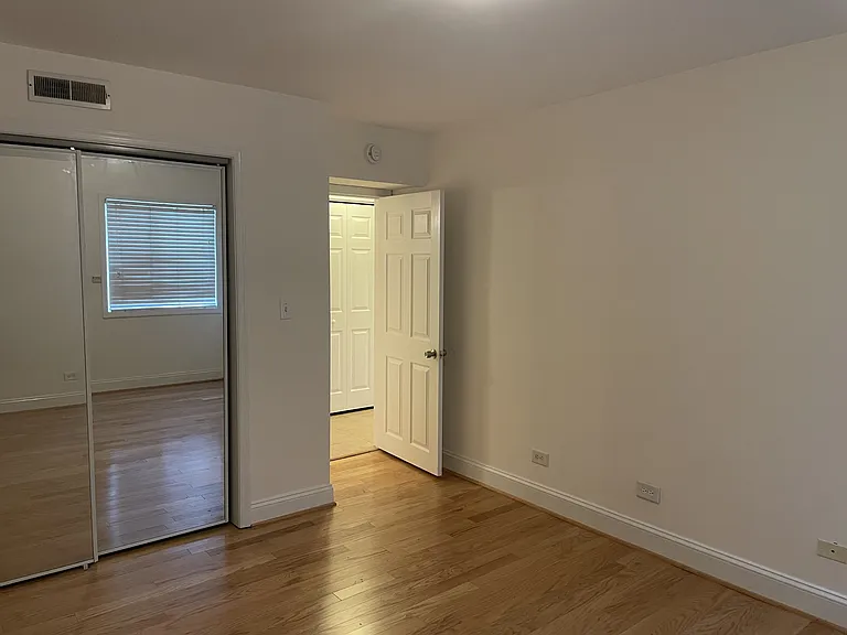1800 Jefferson Park Ave #59 — Photo 11