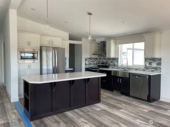 2nd image of 873 N Rock Rose Avenue