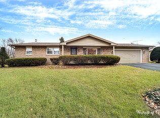 63 Poplar Rd, Yorkville, IL 60560