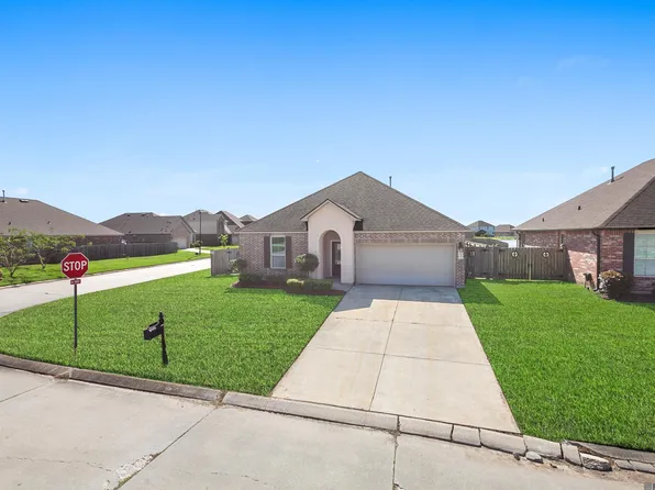 744 Lakeshore Village Dr, Slidell, LA 70461