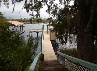 608 Riverside Dr SE, Steinhatchee, FL 32359