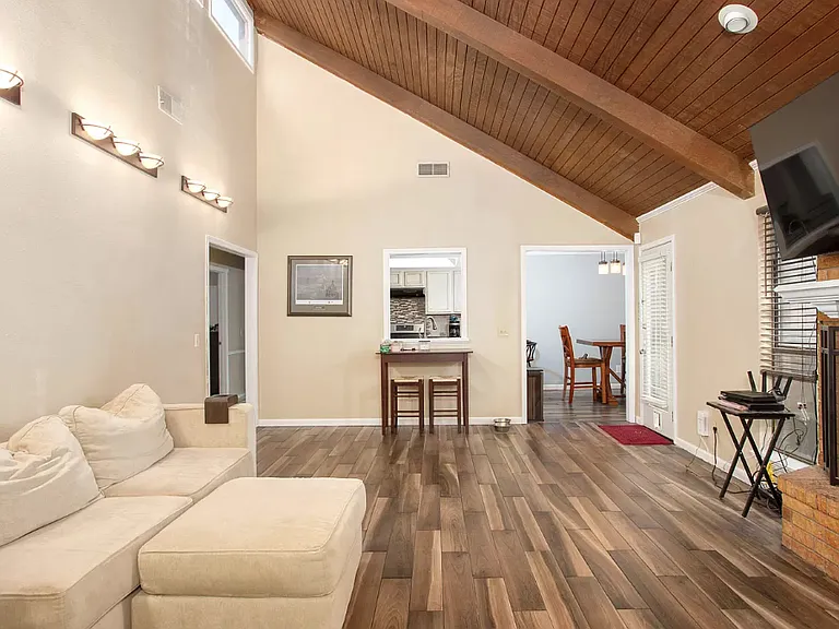 3301 Winton Dr — Photo 6