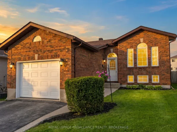 1380 Fisher Cres, Kingston, ON K7M 8T2