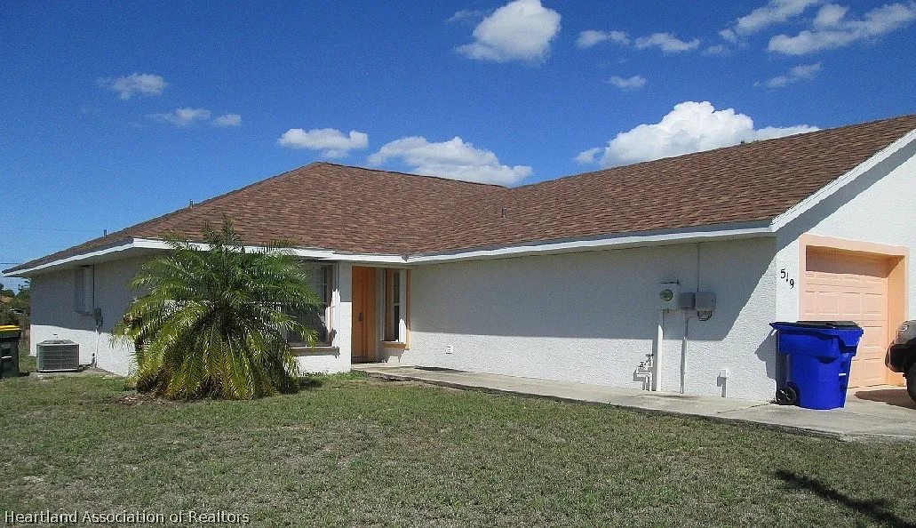 2 bed, 2.0 bath, 1027 sqft, $1,225 — Photo 1