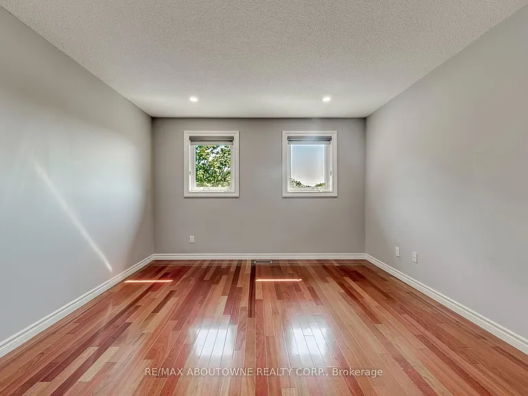 1124 Notley Cres — Photo 23