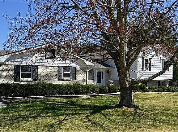 2nd image of 2290 Willoughbytown Rd
