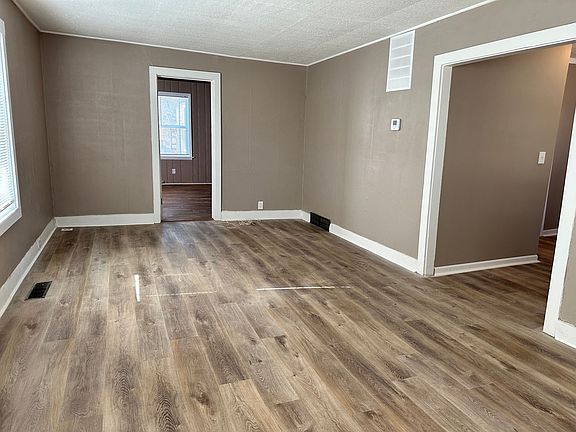 3rd image of 5 S Greenwood Ave