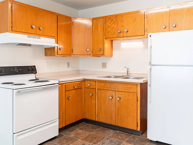 Fargo, ND Morningside Apartments | 21b | Kitchen