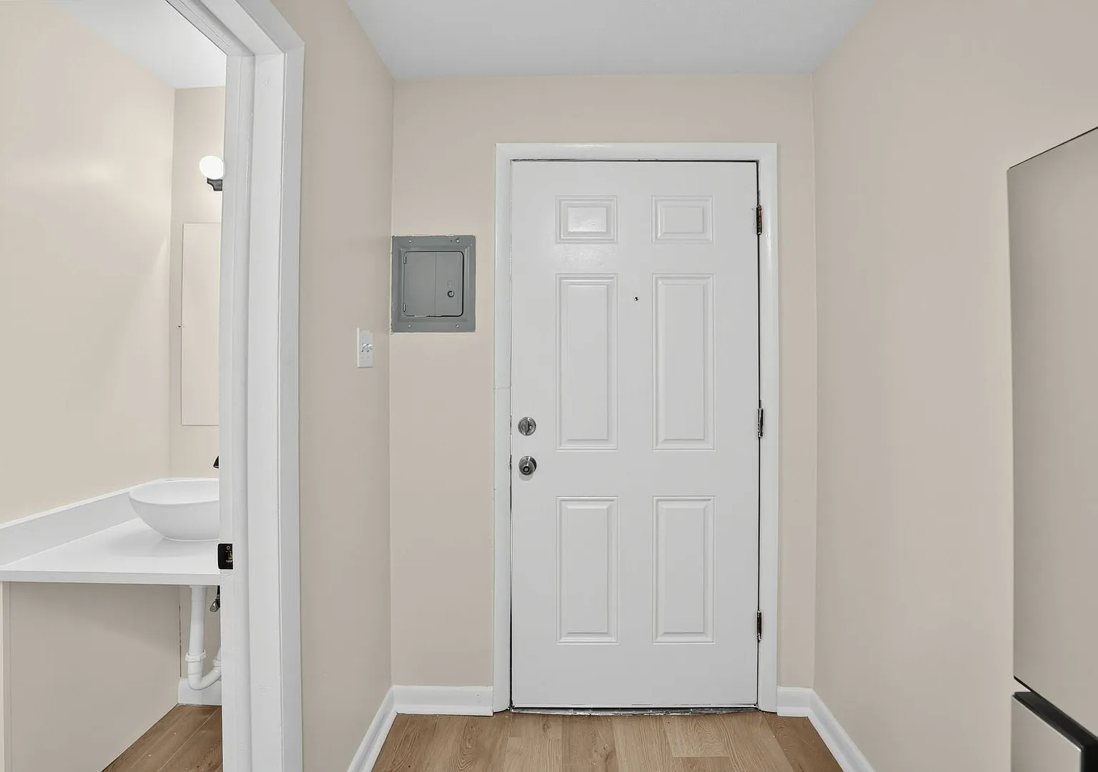 Renovated Runnemede Studio | Walk-In Closet + Updated Kitchen — Photo 4