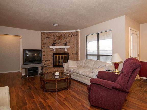 3rd image of 2919 SE 91st St