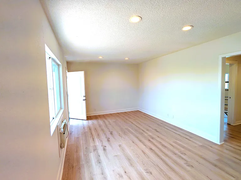 7226 Troost Ave #5 — Photo 4
