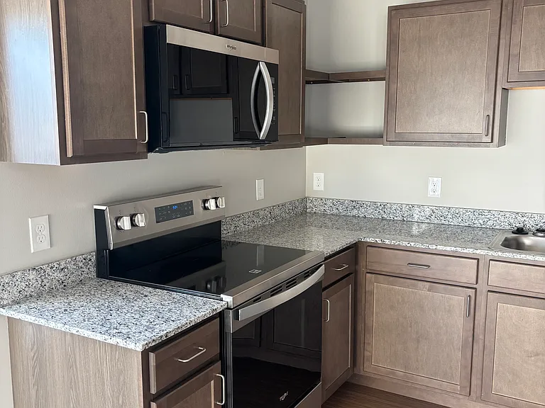 Lakewood Place Apartment Village — Photo 1