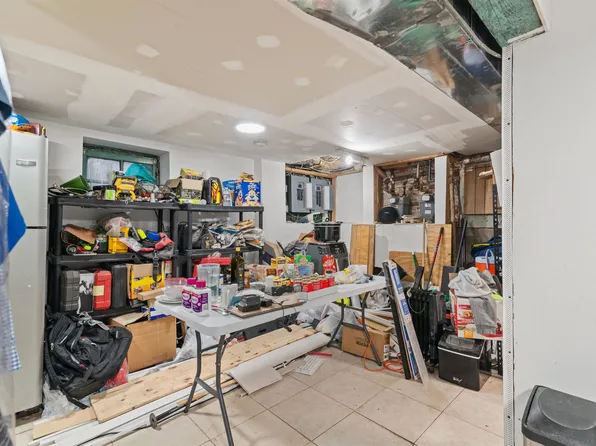 81 Humphrey Avenue image 35 of 37