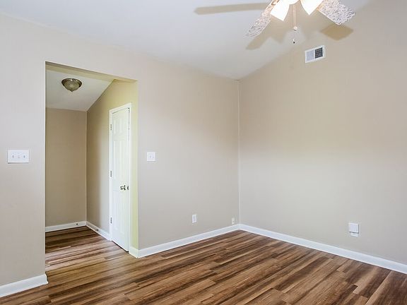 4th image of 5401 Venado St