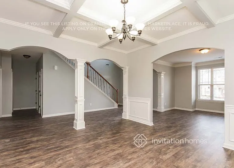 139 Cole Dr — Photo 2