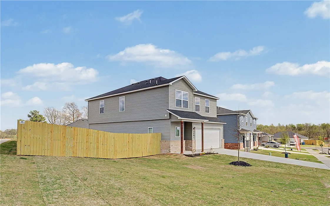 Building Photo - 3401 SW Endearment St